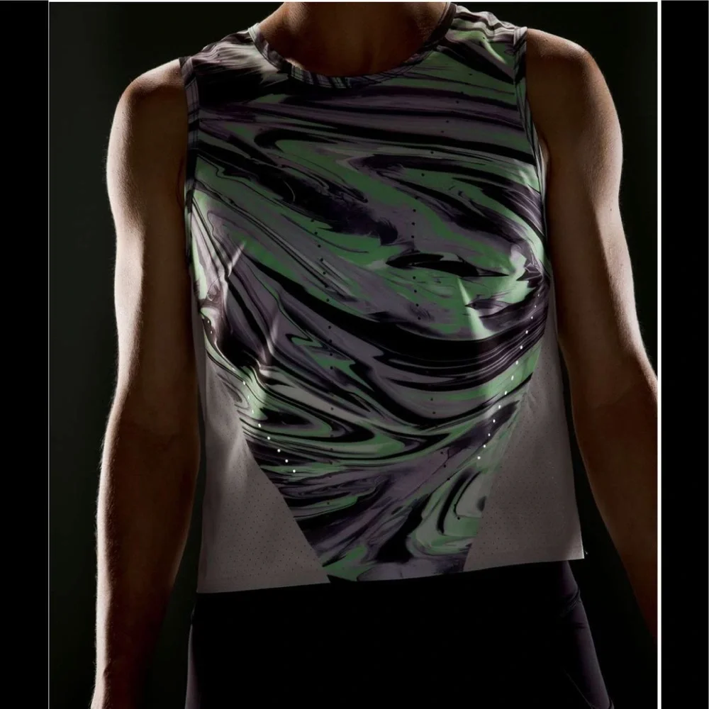 Lululemon Swift Ventilated Running Tank Top in Paint Glide Warp Multi